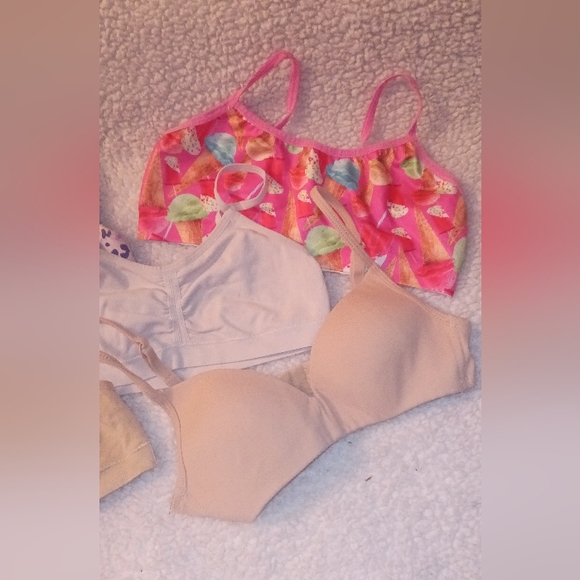 🆓 With $25 Dollar Purchase! Girl's (Bundle Variety) Starter bra's - Picture 4 of 8